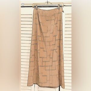 Midi 90’s microfiber/suede Tan Skirt. Sz 6. Like new.
